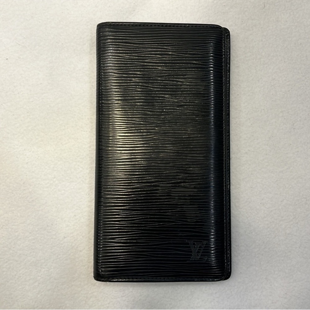 Authentic Louis Vuitton Epi wallet